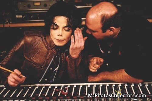 TessMJLover21's tweet photo. What More Can I Give 😊 ❤️ #MichaelJackson #MJKingOfPop #MichaelJacksonIsInnocent #FactsDontLiePeopleDo #MJInnocent #LoveYouMJ https://t.co/1Vpl3TPWqM