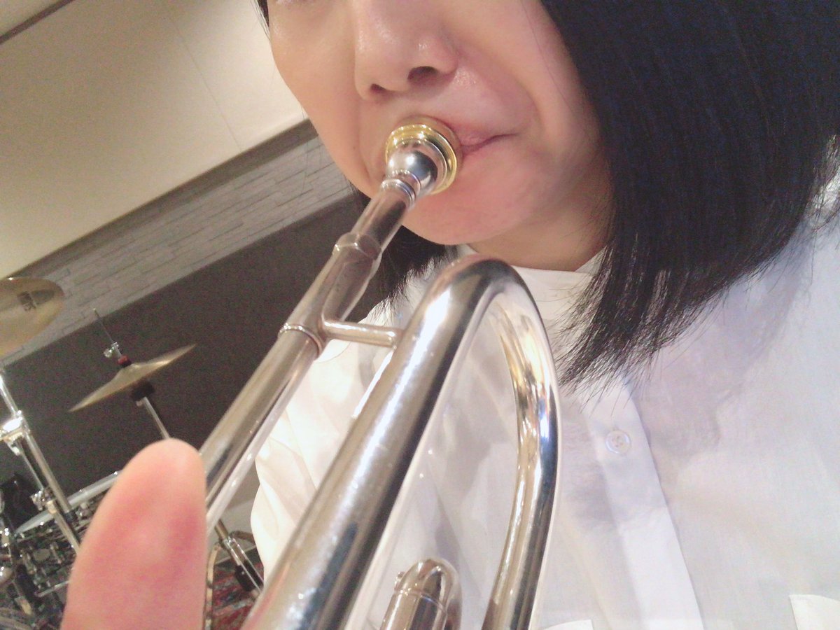 口角が下がる 口角が下がる