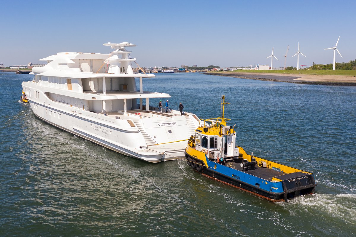Dutchyachting's tweet photo. #AmelsHolland’s 74m/ 242ft #LE24206 was shifted from the DSV yard at Flushing East (where she was floated out of the #ROLLDOCKSUN) to the Amels premises last Wednesday. Photos by @maritimephoto https://t.co/Ui1TSdJTfs