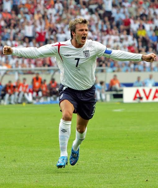 YOUR FAVORITE ENGLAND PLAYER?- David Beckham - Steven Gerrard - Frank Lampard - Wayne Rooney (NOT HERE? MENTION HIM)