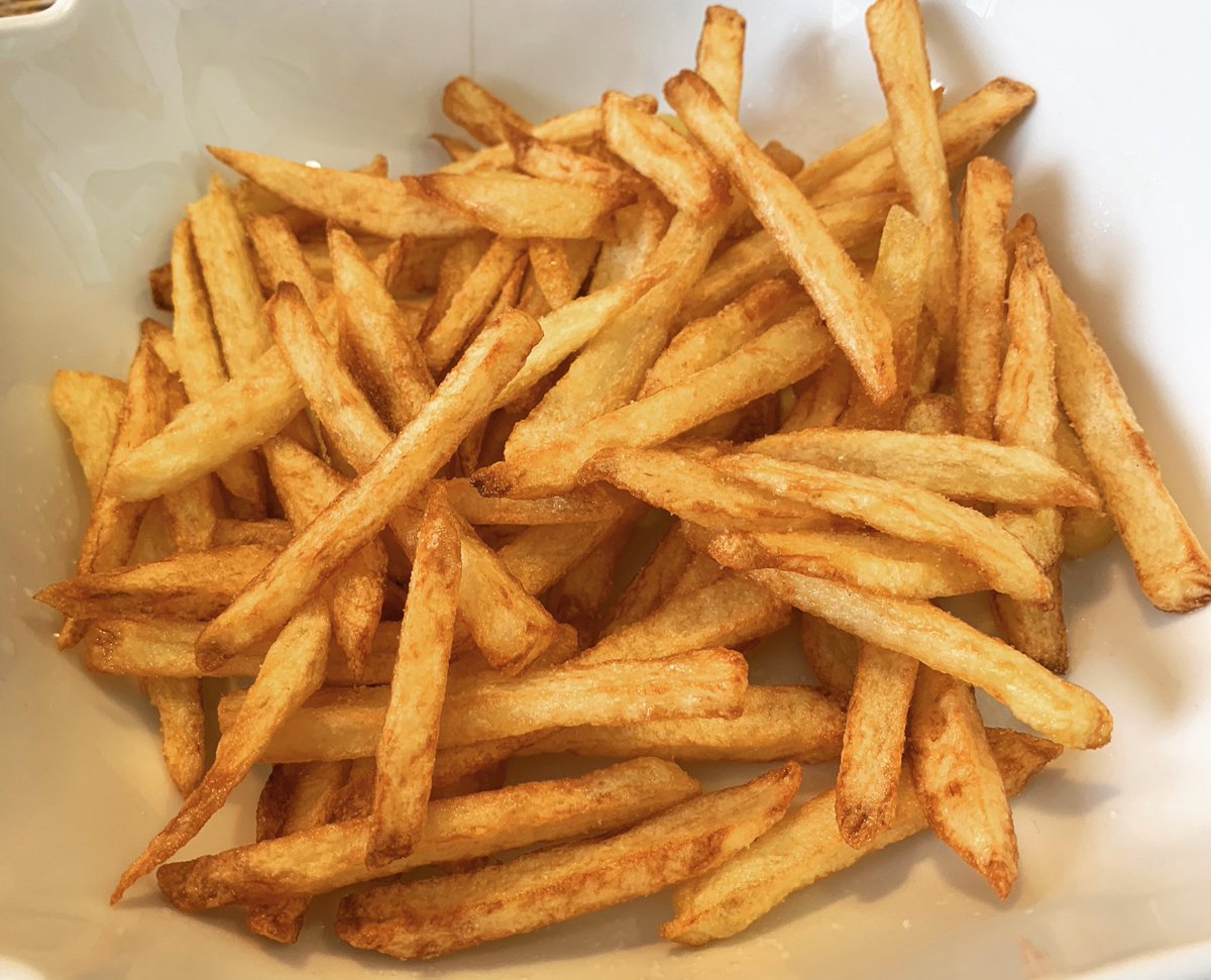 Bonbibendum's tweet photo. Las patatas fritas merecerían un monumento. https://t.co/GjBwLAZuxx