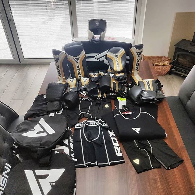 RDXSports's tweet photo. Well nothing will be stopping #GerHarris from getting that sweet training in his bones.
Happy Training.

#RDXSports #Boxing #Training #Sparring #FightTogether #StayIn #TrainIn https://t.co/TQuGUlpX5S