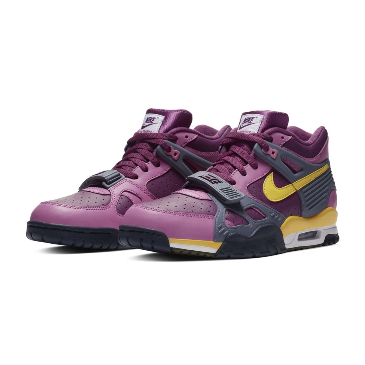 WalkCrep's tweet photo. Nike Air Trainer 3
⠀
💥Cop or Drop💥
⠀
🟣Release date: TBC
⠀
🟣Price: $130 USD

#nikeairtrainer3 #officialcrepwalk #nikeviotech #nikeairtrainer #nikesneakers #nikesneaker #oldschoolsneakers https://t.co/Lzv3nS3fB4