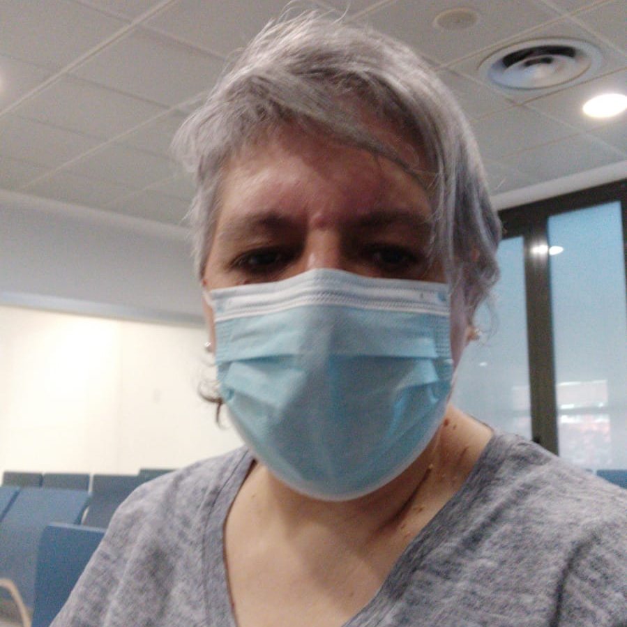 LaOvejaRosa's tweet photo. Buenas tardes amigas, ahora que parece que mucha gente se está relajando con esto de la pandemia, os voy a contar mi experiencia personal con esto de la Covid-19. Que igual no os interesa, pero a mí me apetece contarlo. Dentro hilo. #OveCoronavirus #FelizViernes https://t.co/N4OY5UVKJs