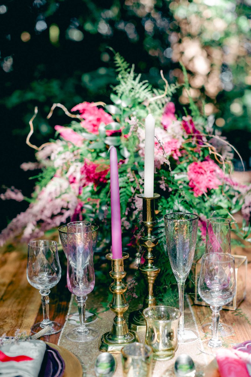 MonetEvents's tweet image. Love the colours with the vibrant pinks jumping out against the greens and golds and the use of iridescent glassware. ⁠
As many of our followers know, I do love introducing coloured glassware in to the table design as it brings such a different and unique look.⁠
#weddingstylist