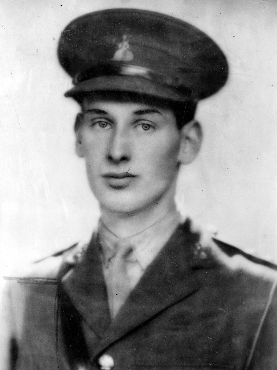 NorwichCastle's tweet photo. On #VEDay75, we remember Major David Jamieson of the Royal Norfolk Regiment, who as a 23-year-old Captain was awarded the Victoria Cross for his ‘outstanding courage and leadership’ during a desperate 36-hour battle, despite being wounded in the eye and forearm. #VEDay THREAD 👇 https://t.co/KUjOGlscjN