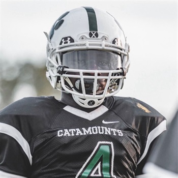 scoutSMART_'s tweet photo. scoutSMART ⭐️ Player Spotlight:

🌟 QB/RB Tevin Lewis-Johnson
💪 5’8’’ 185 lbs

👨‍🎓 C/O 2021 @ Comer Prep (IL) 
GPA- 3.6

2019 stats:
🚨 547 rushing yds - 6 TD’s
🚨 463 passing yds - 6 TD’s
🎥 https://t.co/XOIixPNi57

smartSCORE: 6.0

2x All Conference Player

Very Dynamic Player! https://t.co/jl7M5L77C5