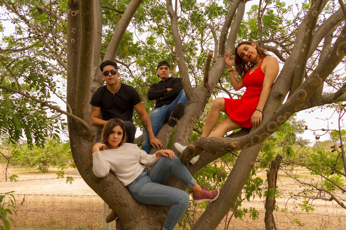 OMSTUDIO11's tweet photo. Hoy 9:00 am se estrena el primer episodio de Club ADN Millenial, no puedes perdertelo! Únete a Instagram Om Estudio, #tendencia #friends #happy #somostuclub #clubadnmillenial#omstudio https://t.co/d8jqMgAxn3