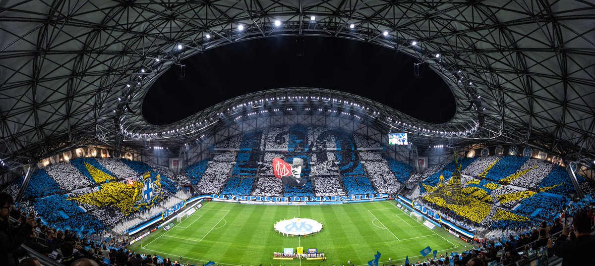 Une ferveur unique 🏟✨