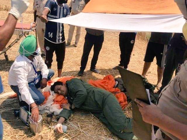 flyboyvivek's tweet photo. @IAF_MCC @DGPPunjabPolice @CMOPb @PunjabPoliceInd @PunjabGovtIndia @capt_amarinder @DefenceMinIndia @PIB_India @MIB_Hindi @SpokespersonMoD @PIBChandigarh That's the spirit of India. Jai Hind!

For all the people who are questioning the crash, let me explain by saying; machines may fail at TIMES.
Eg.of ur vehicle, they may give you trouble, u can park n walk. Not the case with airborne machines. https://t.co/SpUpOzKowz