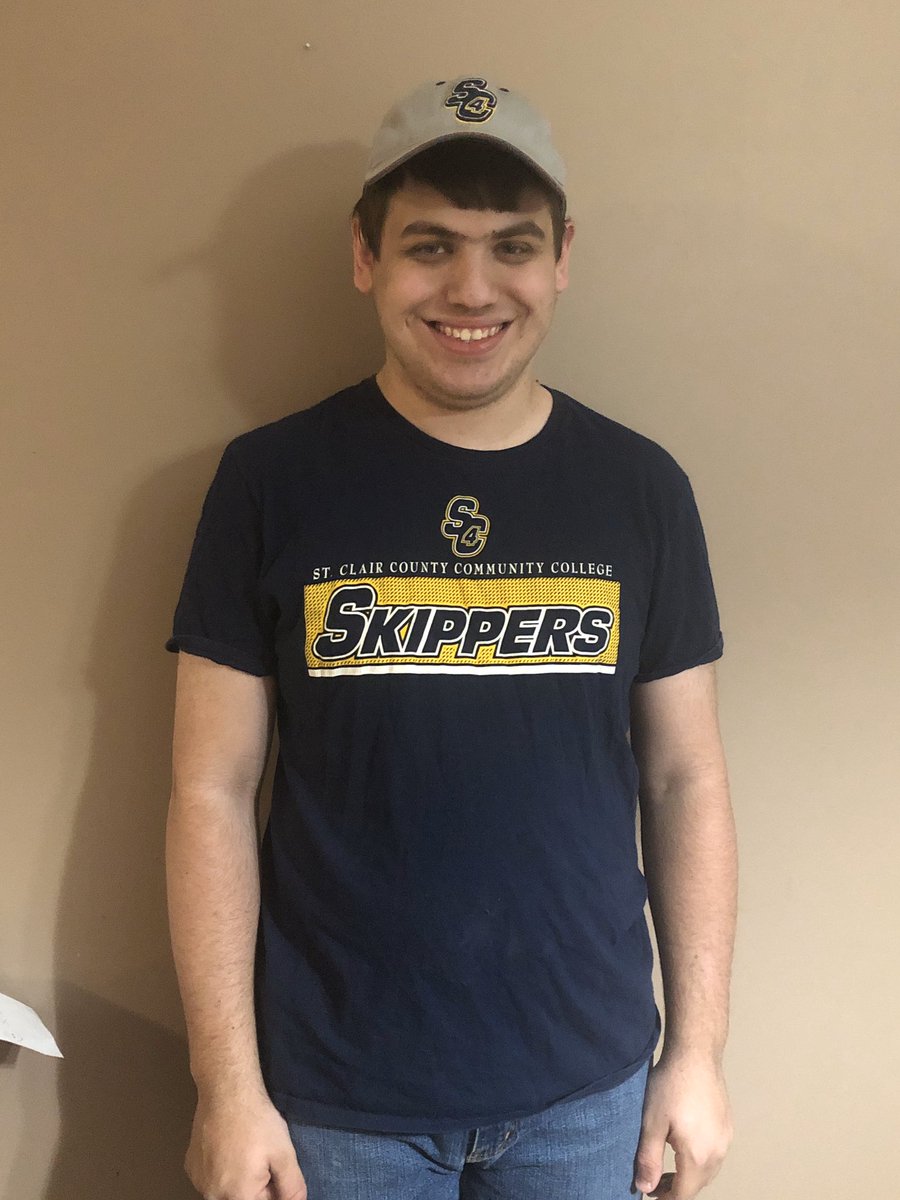 AmyLynnBaxter2's tweet photo. Today would have been William’s graduation ceremony to receive his two associates degrees with honors! Next stop is Oakland in the fall!🐻🖤💛 https://t.co/hiTnsw06cM