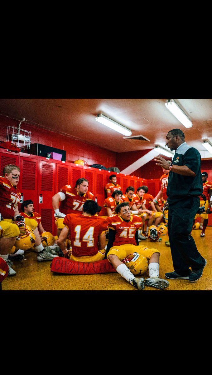 BKrivosh's tweet photo. Blessed to be apart of the legacy you built at the Hall. It was truly a privilege to have you as my coach. ❤️ ⁦@CHCFootball1845⁩ https://t.co/eJeILmVXeW