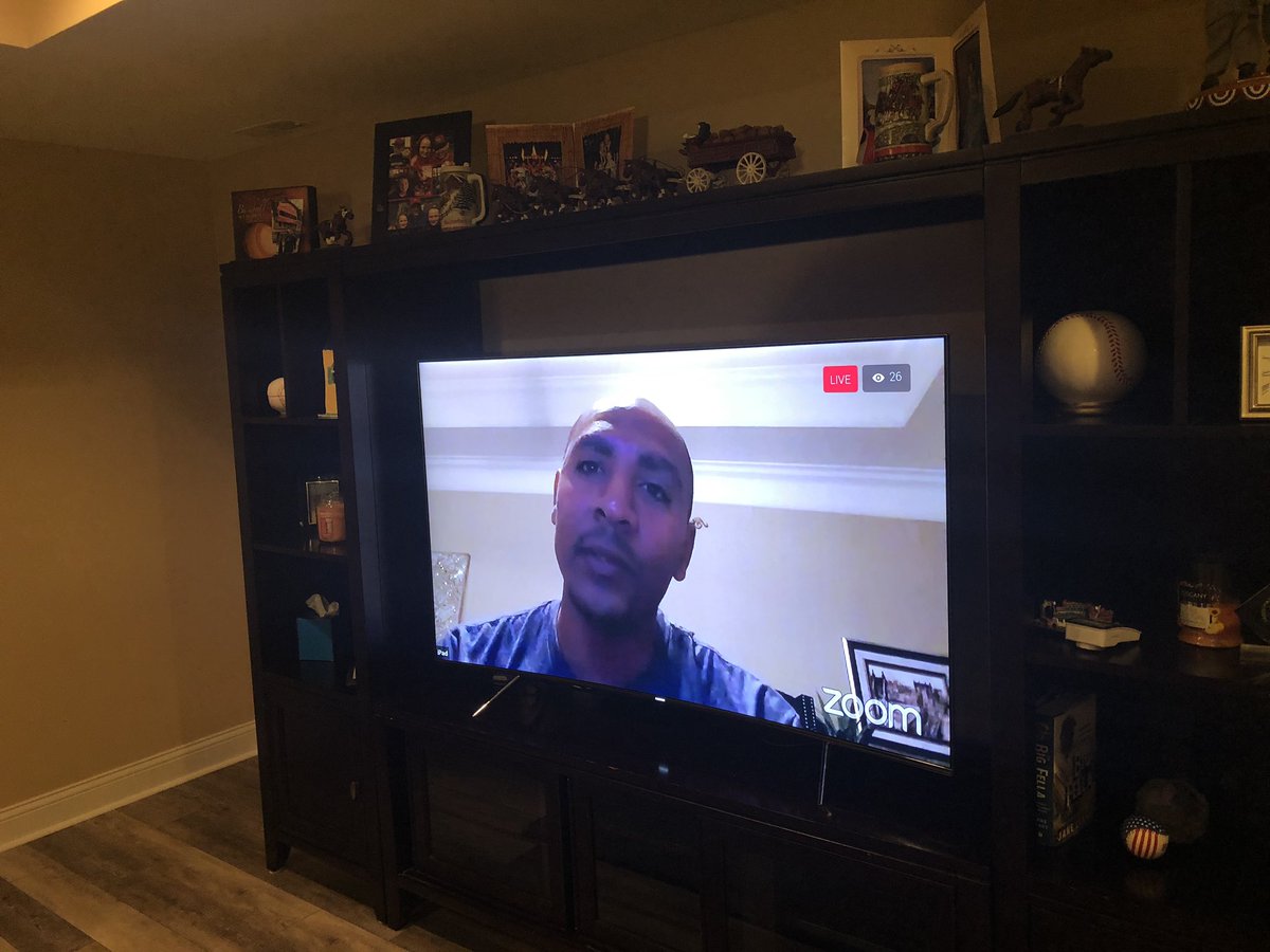 LinkedOfficials's tweet photo. Wow, always fun on #ocafterdark with CWS Baseball Umpire Tony Walsh, NCAA Umpires JJ January & Rick Darby! #officialshelpingofficials
https://t.co/cXXxC0X7rn https://t.co/4HedZj3rQR