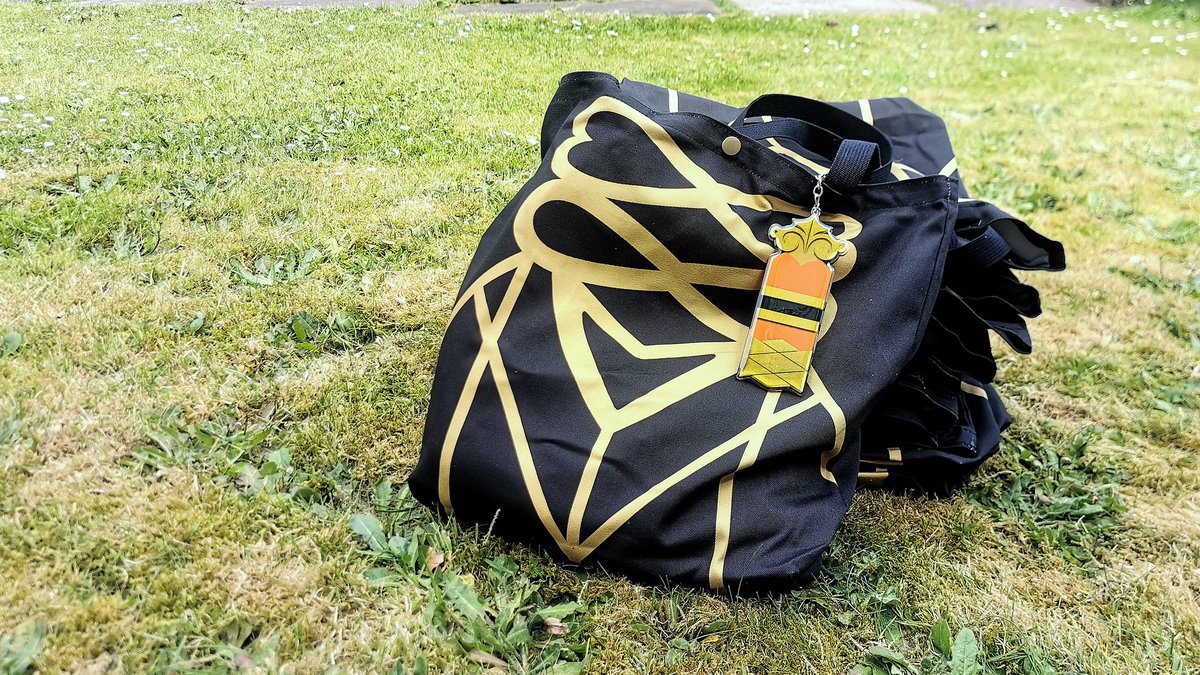 FE_academy_zine's tweet photo. While we are waiting for books to arrive, we are preparing tote bags for everyone who ordered them.
Have you missed our preorders? Fear not, there will be a sale of leftovers after we've shipped out all the preorders. ✨
#femerch @FEMerchs #FireEmblem3Houses https://t.co/cEMphdaJee