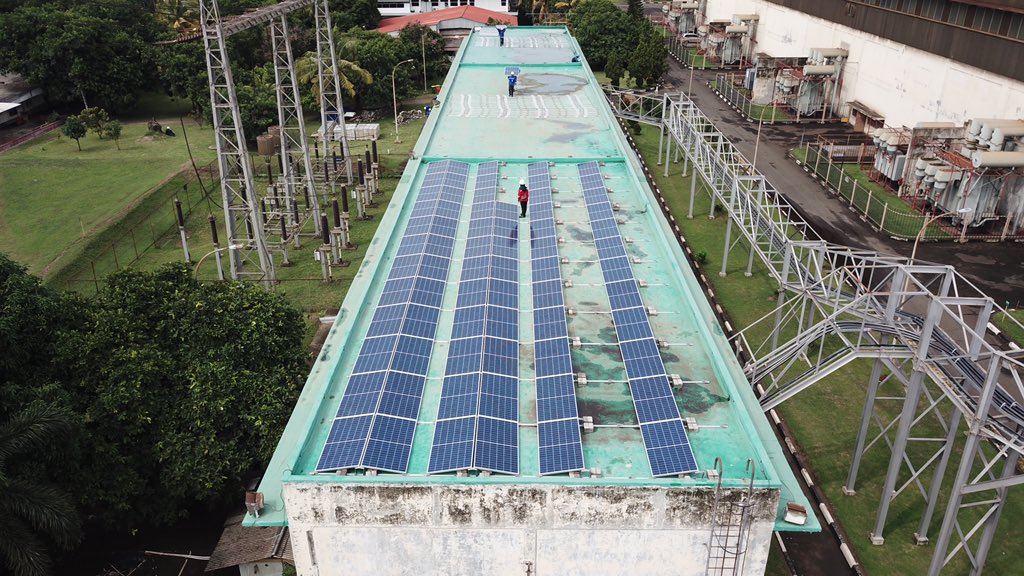 fendiliem's tweet photo. The pandemic presents serious challenges for businesses. We’re proud to still be able to complete our project for one of Indonesia’s leading Power Producers ahead of schedule!
.
.
.
#solar #solarenergy #solarpower #renewableenergy #renewables #cleanenergy #energy #ClimateChange https://t.co/blzJJMguqN