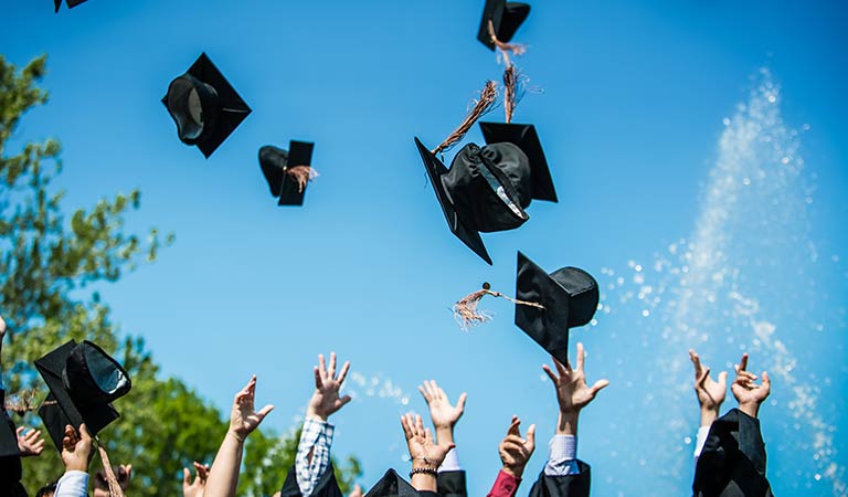 IUKelleyCareers's tweet photo. Congratulations to the Kelley School of Business Class of 2020! Live stream the graduation ceremony at 10am here: https://t.co/hx0kLGyd2h #mba #kelley #iukelley #iu #iukelleyschool #ksob #kelleyschool #kelleyschoolofbusiness #graduate #graduation #careers #gcs #ceremony #indiana https://t.co/Ugjlfidos7