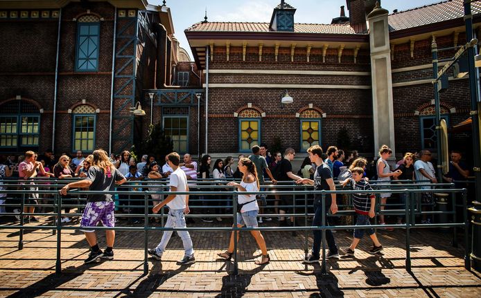 ADnl's tweet photo. Zo wil de ex-directeur van eBay ons land veilig heropenen: ‘Weg met die wachtrijen!’ - (Premium) https://t.co/aEOMyhkTsd https://t.co/5VEXjH5LtB