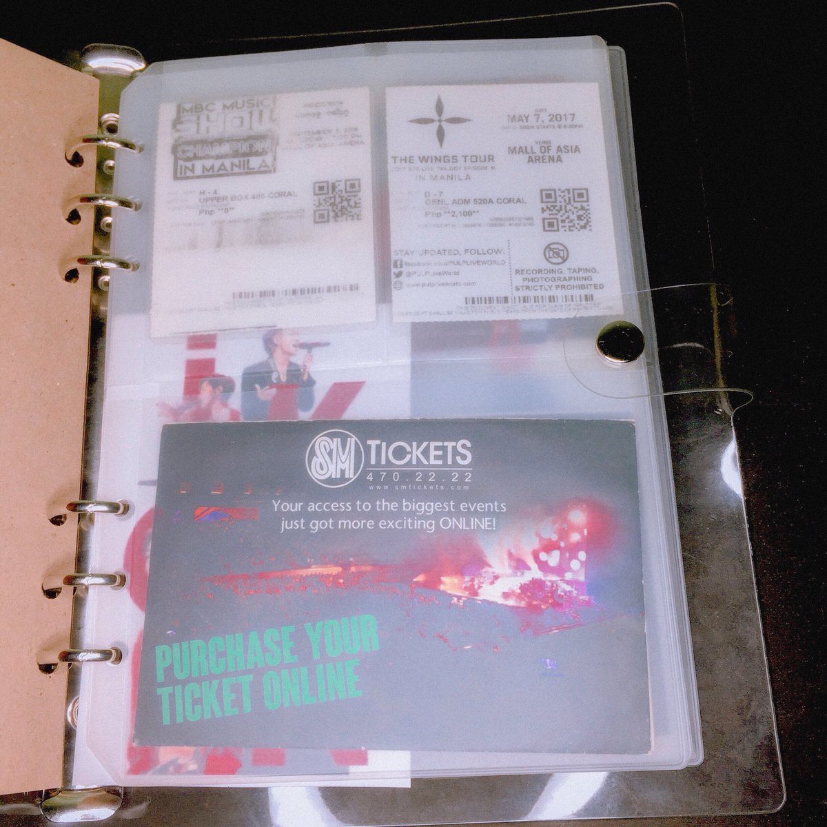justforyoo_n's tweet photo. “Ingatan mo ‘yan para kahit tumanda ka, maaalala mo pa rin kung gaano ka kabaliw sakanila.” — mama
#MBCShowChampInMNL2016 🏆
#BTSWingsTourInManila ☁️
#ContinueTourInManila 🔥
#IULovePoeminMNL 🥀 https://t.co/EahPWZeaBA