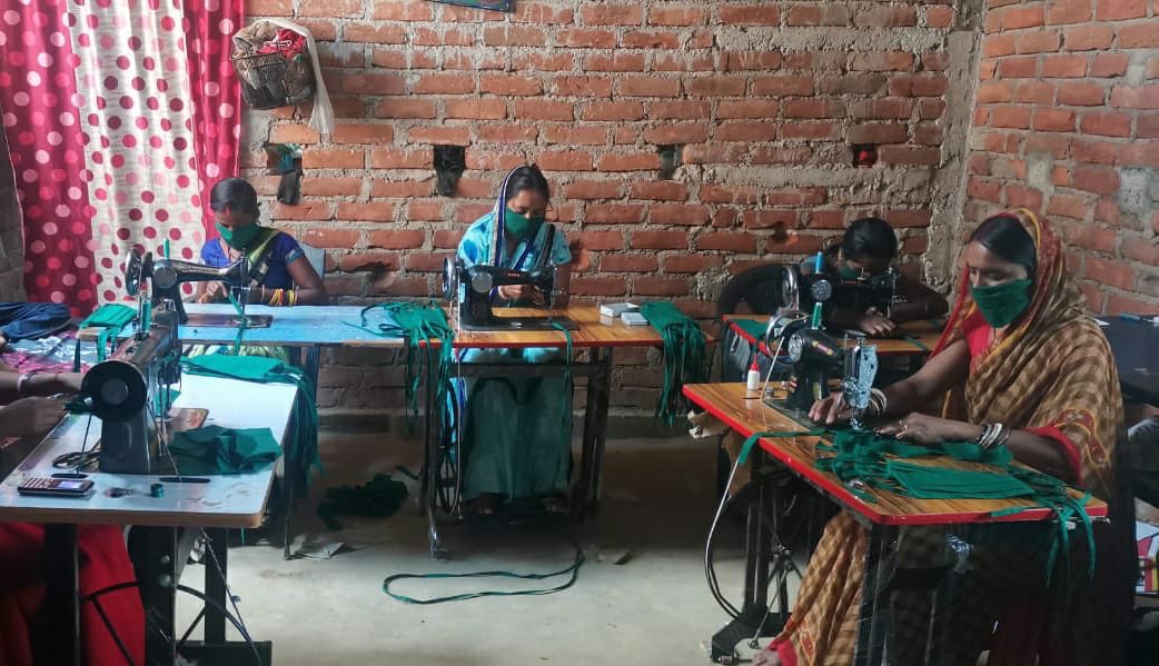 dfogumla's tweet photo. The manner in which the DFOs of Jharkhand have responded ,is exemplary. Their compassion is worth emulating. Few examples are Koderma DFO and Saranda DFO work for institutionalising livelihood in such times.@Rajnish_ifs14 @surajsinggh @Forest_Dept_GOJ https://t.co/2poPz2eunk