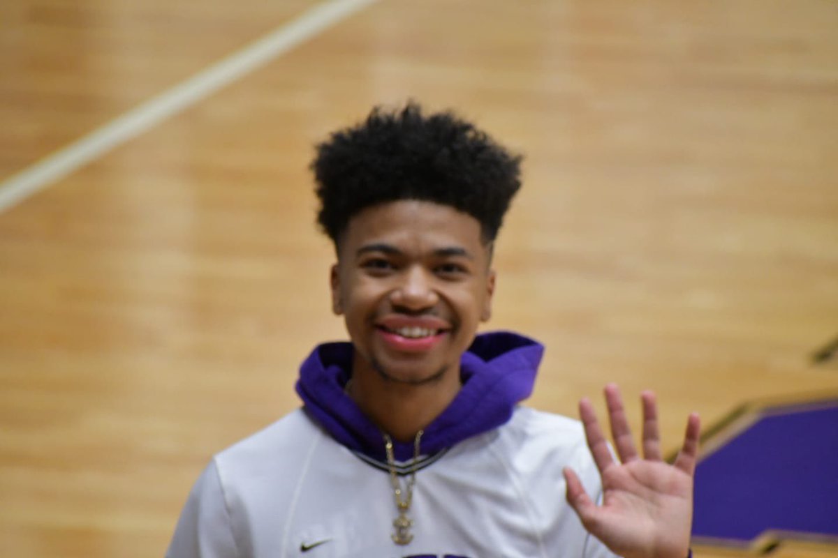 Our next 😺 senior is Onnie Adams. He has been a manager for 3 yrs for the team. He is one the nicest young men I know. He is a great ambassador for MC! He also played dubs for the boys team. Future plans are to attend IUPUI and to become a physical therapist/trainer. 🎾❤