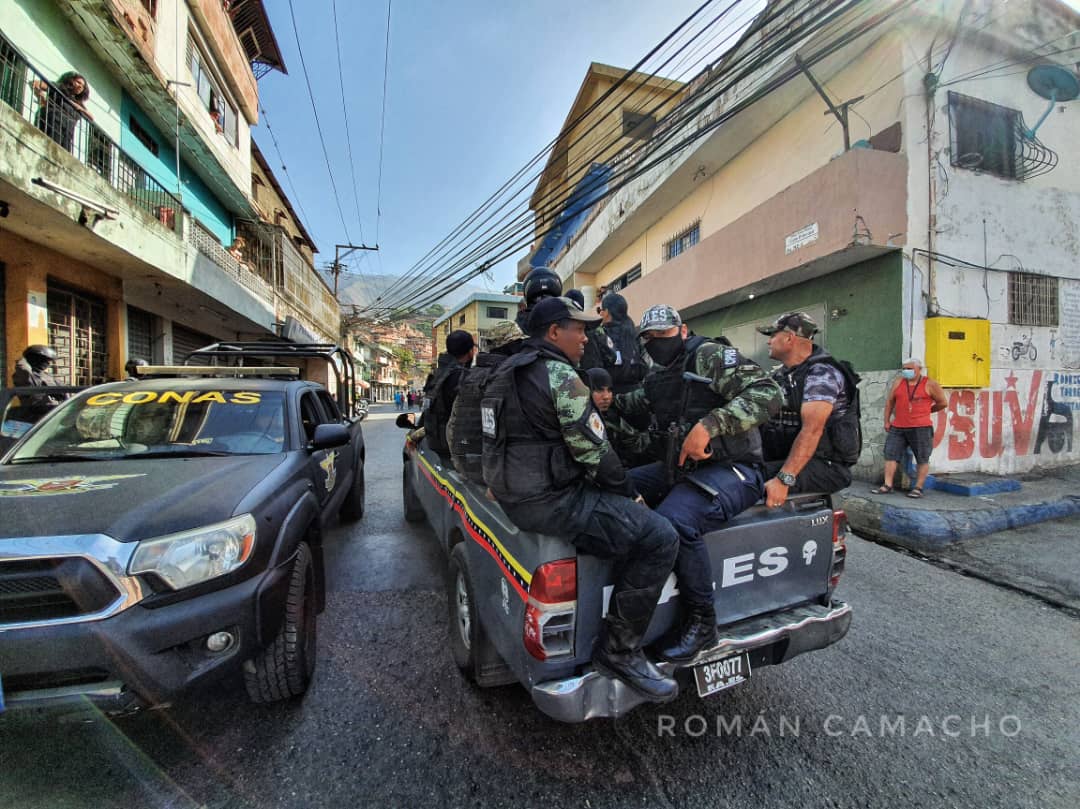 HispanoPost on Twitter: "📸 Al menos 6 fallecidos es el saldo, hasta ahora,  del operativo de las fuerzas policiales en José Félix Ribas, #Petare,  reporta @RCamachoVzla #8may https://t.co/eL8ihWw0Ur" / Twitter