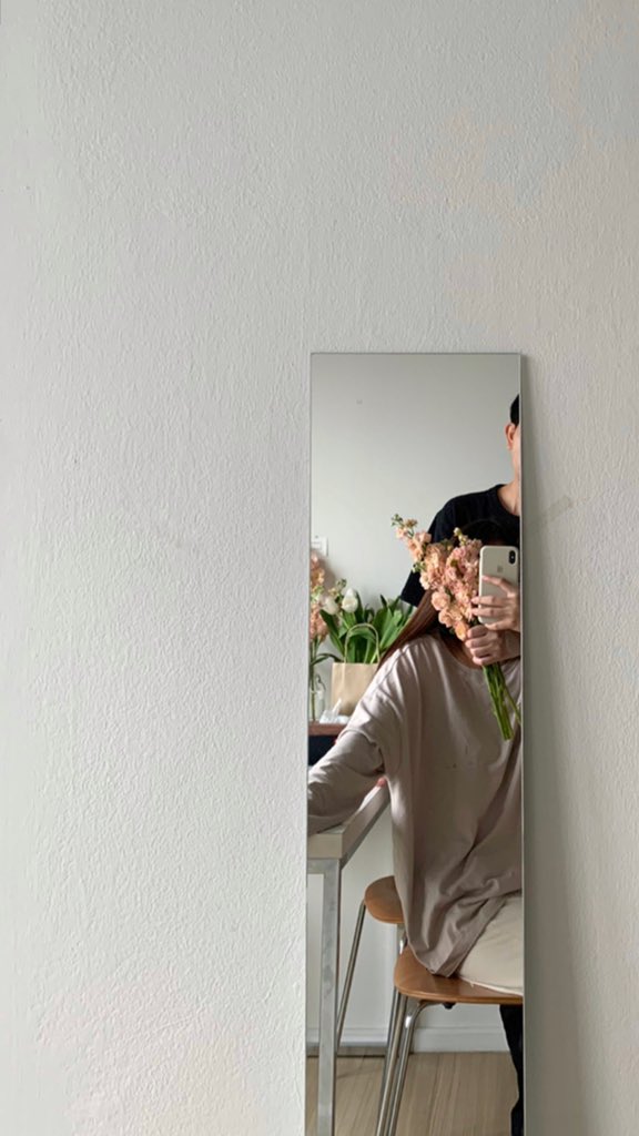 arinnyaaa's tweet photo. เปลี่ยนห้องตัวเองเป็น flower shop :—) https://t.co/AB5m56IBZW