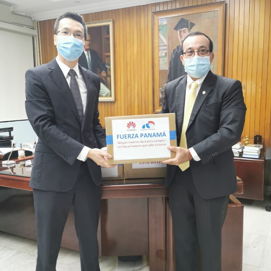 Buenos días.
La UP y el Dr Flores agradece a la empresa *Huawei* por su profundo sentido de RSE. En esta ocasión nos han *entregado 20 Tablets Huawei Mediapad T3* para los Programas Anexos del CRU de Bocas del Toro <a href="/dramartaperalta/">Dra Martha Sanchez de Peralta</a>
<a href="/UNIVERSIDAD_PMA/">Universidad dePanamá</a>
<a href="/eflorescastro/">Eduardo Flores C.</a> <a href="/pbatista92/">PEDRO BATISTA</a>