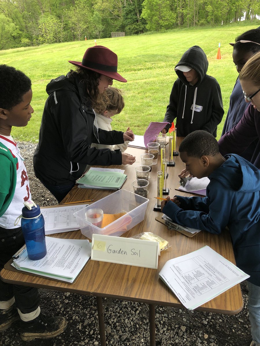 HCPSSElemSci's tweet photo. We want to celebrate MsSilbaugh @hcpss_mwes @hcpssdse!  #TeacherAppreciationWeek2020 We feel so fortunate to have her participate as an active member of our @HCPSS Elementary #ScienceTeacherLeader cohort! Thank you! https://t.co/6gQYBweZWW