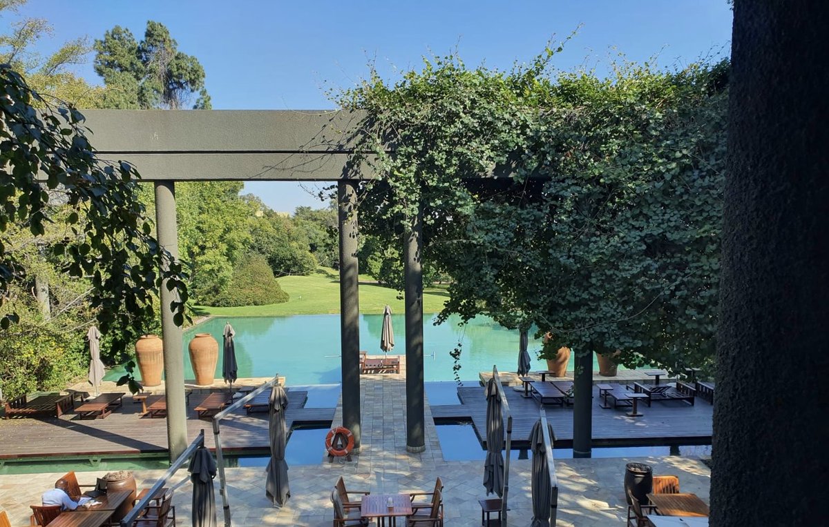 thesaxonhotel's tweet photo. The stately African décor of the Nelson Mandela Platinum suite is the epitome of elegance.

This stately suite features a guest suite &amp; bathroom, separate lounge, dining room and business area. The suite offers views of the gardens and pool terrace.

#SaxonHotel #RoomWithAView https://t.co/4rCyGWm33x