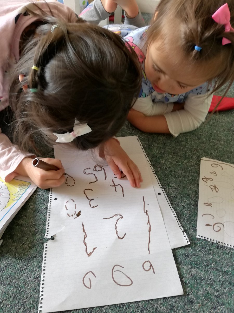 LILIJAKMA's tweet photo. @jns_san Some Amelie's school work. She also taught her little sister how to write number from 0 to 10. She made a lot of dot , so the little sister just follow it. Her sister loves her little teacher. https://t.co/5xUrh2q0ZE