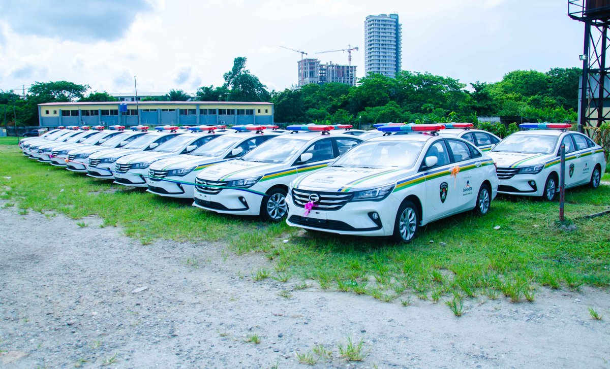OGSTFofficial's tweet photo. The efforts of the Ogun State Security Fund  - OGSTF to provide security intervention for all security apparatus within the state received a boost today has Dangote Group donated 25 operational vehicles to OGSTF. https://t.co/IYRJ92Wcm8