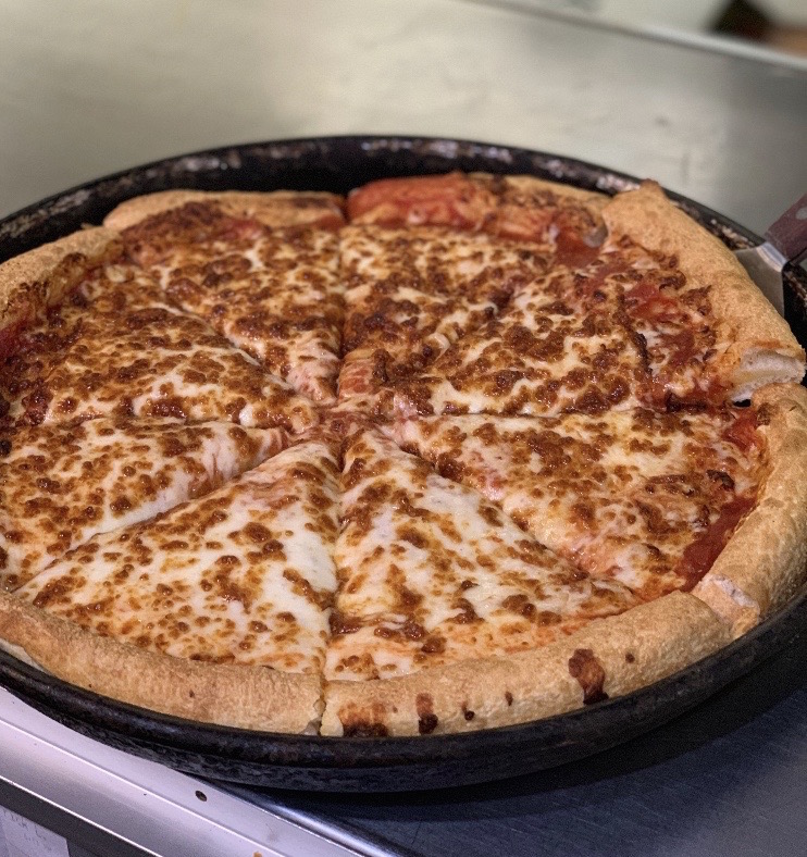 It's #FreePizzaFriday! Hit that RT button for your chance to win a free large one topping from Mister B's! Must follow to win. 🍕🍕