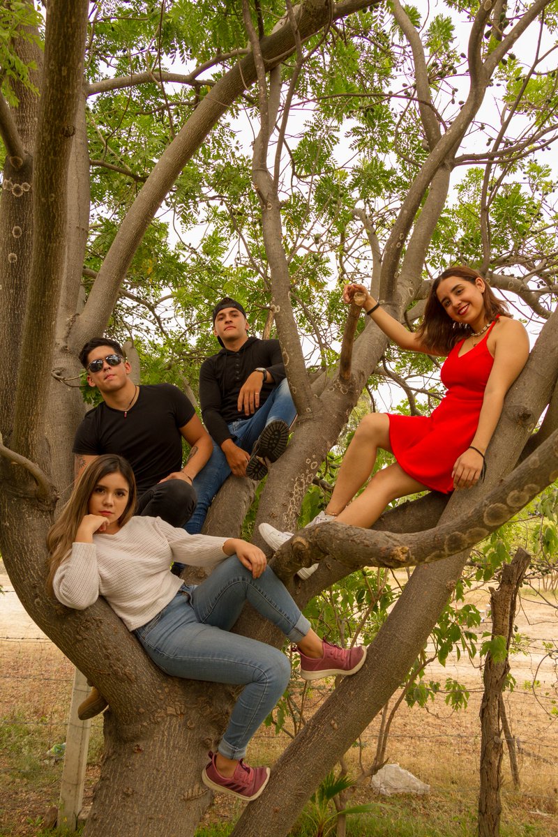 OMSTUDIO11's tweet photo. 30 minutos para el Estreno del Primer episodio, chat en vivo con La Producción, síguenos en Twitter Om Studio11 y no te pierdas más de nosotros, #somostendencia #friends #diversión #omstudio #somostuclub #clubadnmillenial https://t.co/k1jxZvuUvk