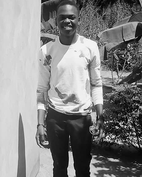 JGhump's tweet photo. Siku zote, jaribu kumuonyesha mtu njia ya kupita pale anapokwama. Sio kuanza kuchukulia makosa kukwama kwake. 

@JGhump https://t.co/2G4xb3rMRP