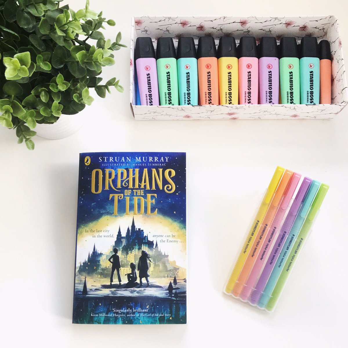 TeachpalMissA's tweet photo. Day 5 of #lockdownbookchallenge with @_tarasteaching and @IsobelPotter94 Best book of lockdown. Orphans of the Tide is one of the best books I have read in a long time! 📚#childrensbook #readingforpleasure #readingrocks #edutwitter #childrensbooks #orphansofthetide https://t.co/AqXib7HGd7