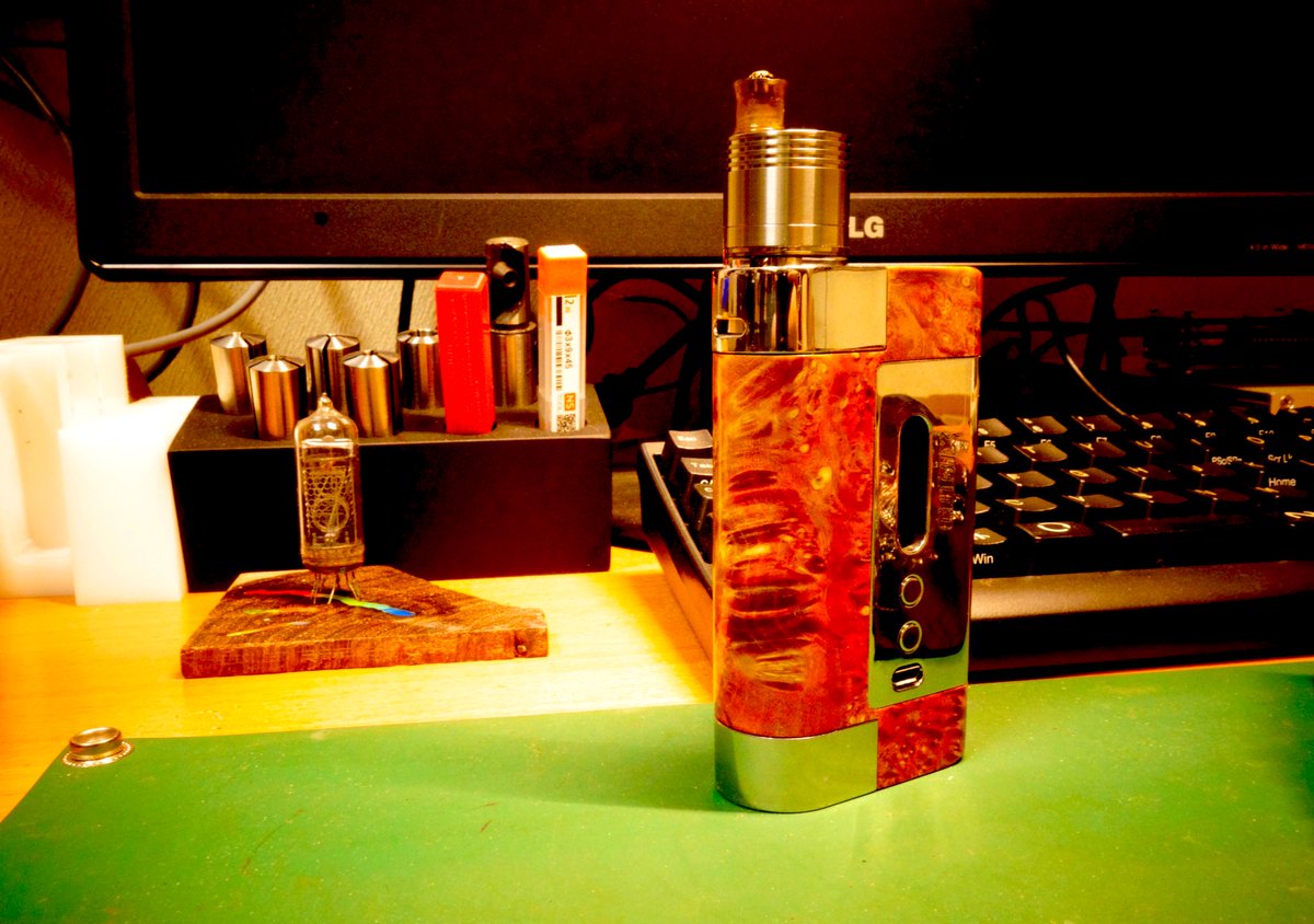 chikamods's tweet photo. 久しぶりにchimeraビルドした〜
たまにはVAPEやってる感を出しとこ(笑)
#chimeraV2 #CUBIX #でにドリチ #VAPE https://t.co/bS4rBqn18l