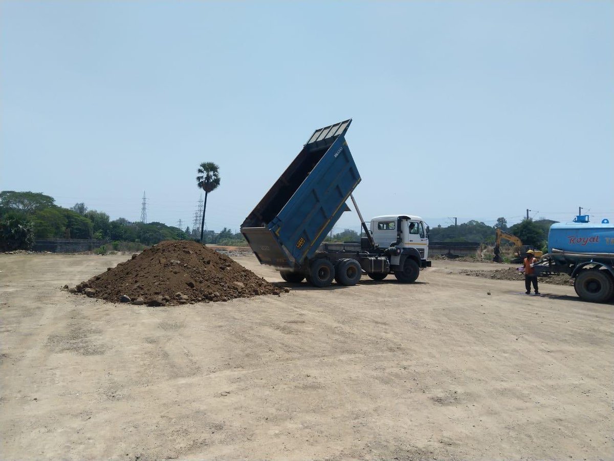 dfccil_india's tweet photo. #Construction Work #JanBhiJahanBhi at DFC is on full swing: In #Maharashtra work of #EMP16- #Raigad District Erection of Stone column at JNPT and Earth filling work at Karanjade #IndiaFightsCoronavirus https://t.co/0JT7im7Hg5