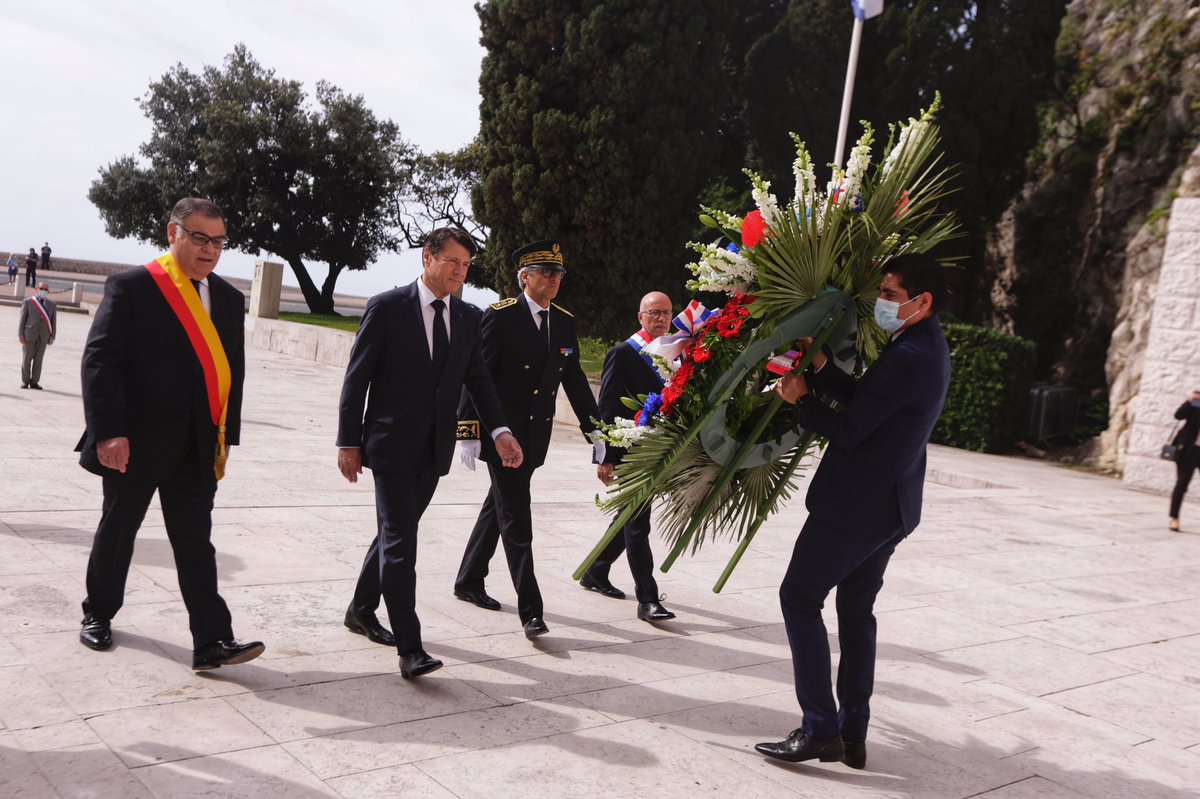 cestrosi's tweet photo. Commémoration du 75ème anniversaire de la Victoire du #8mai1945. La situation exceptionnelle ne nous autorise en rien à oublier notre passé et à négliger les devoirs que nous avons à l’égard de ceux qui ont tant donné, souvent jusqu’à leur vie. https://t.co/VUtDpR3BaR