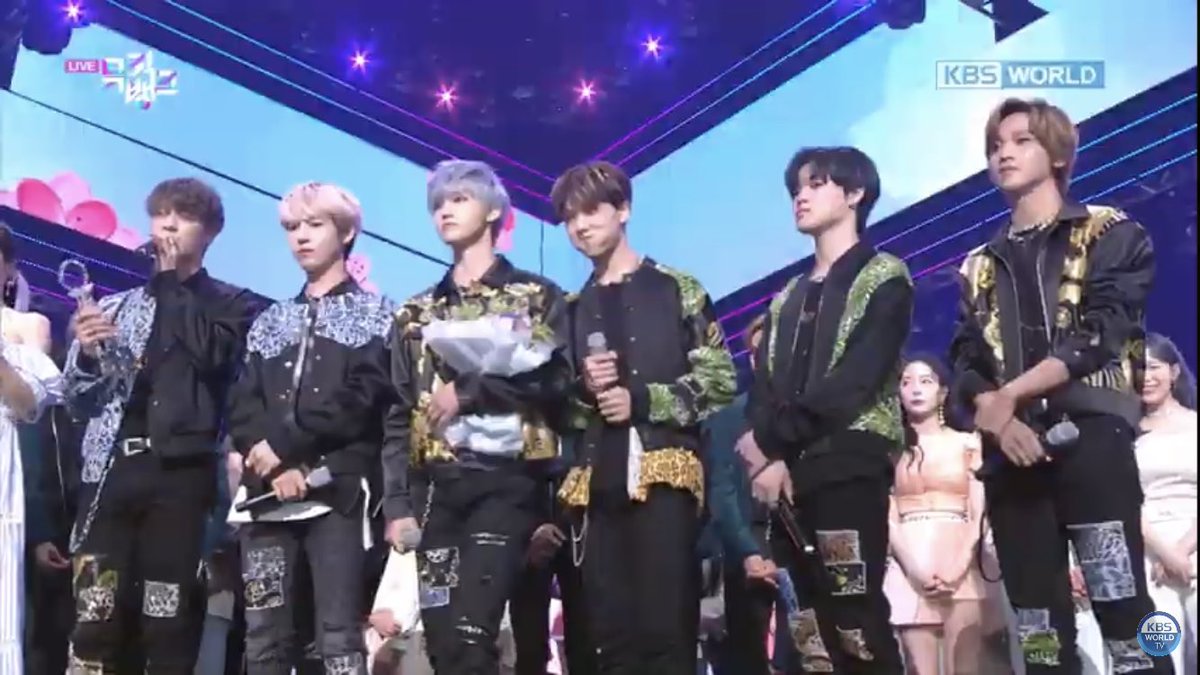 BABYJISUNG_TH's tweet photo. 200508 Music Bank #NCTDREAM  #Ridin

ทุกคนคะ เด็กๆได้ที่ 1 แล้วค่า😭🎉

#Ridin1stwin 
#NCTDREAM_Ridin
#NCTDREAM_Reload https://t.co/9tLQKeTDKK
