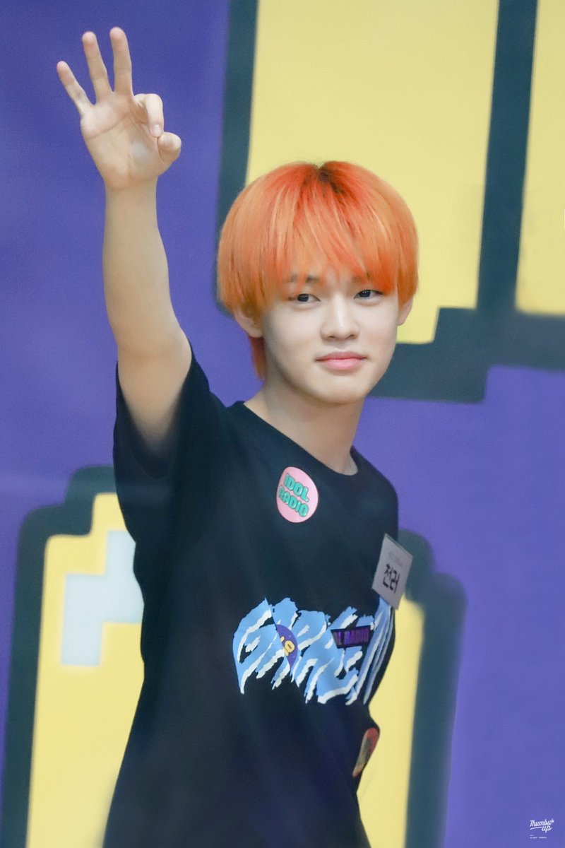 thumbsupforcl's tweet photo. 1위가수의 축하법 🥳

#辰乐 #천러 #CHENLE #NCTDREAM 
#NCTDREAM_Ridin 
#NCTDREAM_Reload https://t.co/jkBWvz7cqa