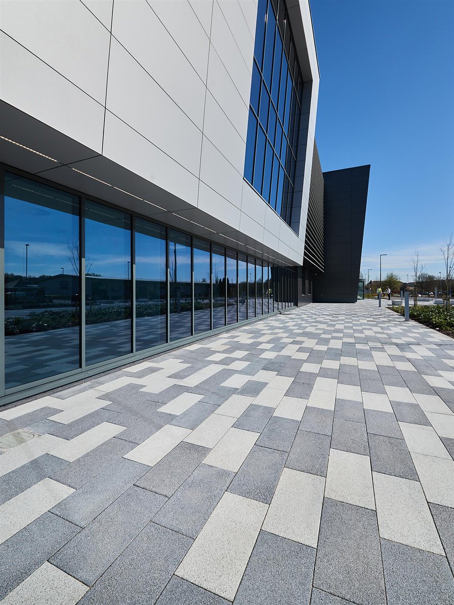 Tobermore's tweet photo. This week's #FeatureProjectFriday showcases the contemporary HQ of @bet365 in Staffordshire!

Tobermore's vibrant Fusion block paving provided the perfect contemporary hard landscaping solution sought by architects @WOODGOLDSTRAW

Full case study ➡️ https://t.co/uWxEHdr3F4 https://t.co/ncx1b81aO9