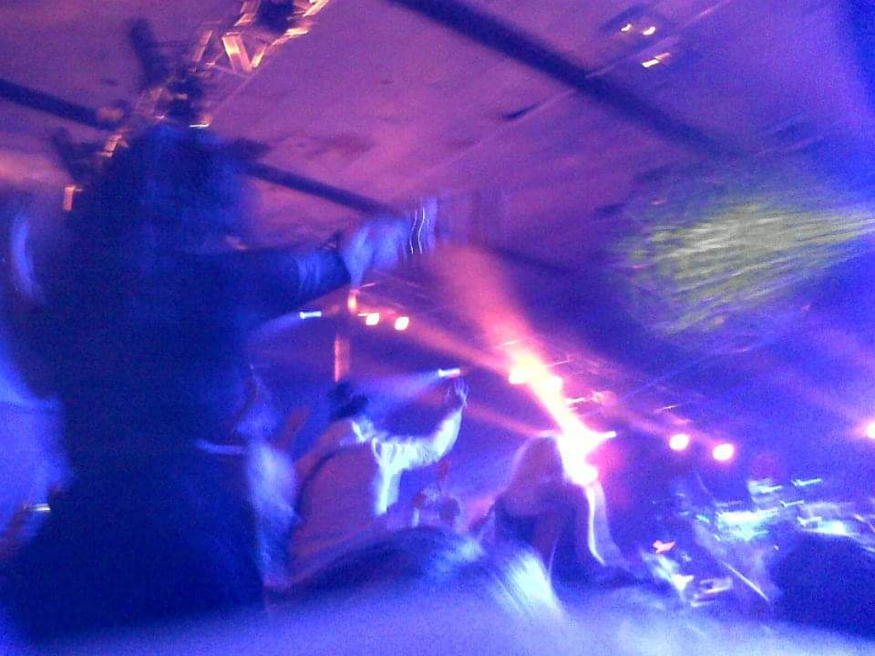 Stephhh1996's tweet photo. 8 years ago today I first saw @example , what a friggin journey!
Thank god I learnt how to take a photo 😂👍
#Swindonia #GettingInTheZone https://t.co/eCeqkrFqjX