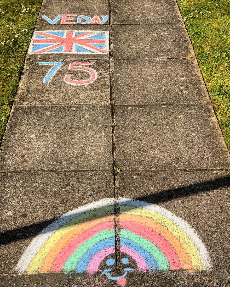 84JCole's tweet photo. #chalkdrawing with my little girl!! #StaySafeStayHome #VEDay2020 #VEDay75 https://t.co/1EeJDnZpx0