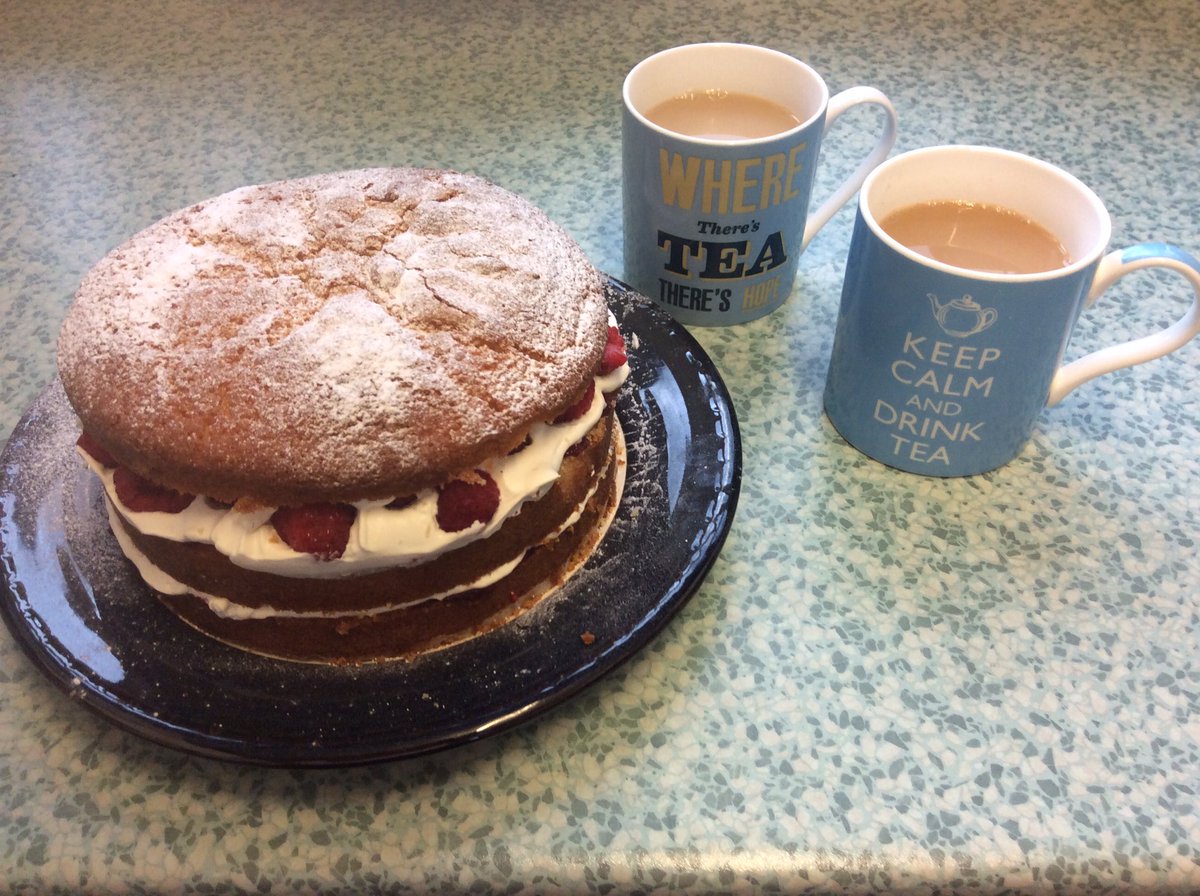 ThatFoilLady's tweet photo. Got the frock, got the cake and cuppa, got the bunting...
All ready for our #VEDayAtHome celebration!
A welcome day off from the #aluminium recycling.
@BBCYork #BBCCake @minsterfm @SNAPPYYork @YorkshireTea https://t.co/tupHRKw53J