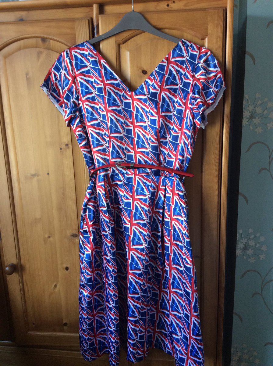 ThatFoilLady's tweet photo. Got the frock, got the cake and cuppa, got the bunting...
All ready for our #VEDayAtHome celebration!
A welcome day off from the #aluminium recycling.
@BBCYork #BBCCake @minsterfm @SNAPPYYork @YorkshireTea https://t.co/tupHRKw53J