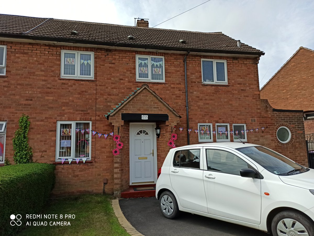 lisakane1888's tweet photo. Decorating our house! @TelfordWrekin
#VEDay75 https://t.co/xn3XZmhuBo