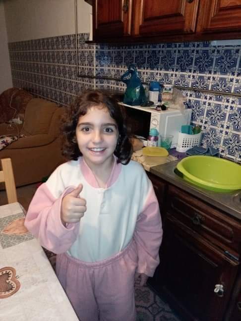 AnaCatarinaOrt's tweet photo. Se alguém viu esta menina por favor contacte PSP/GNR ou para o número que vou deixar aqui.A menina chama-se Valentina Fonseca  mora na Atouguia da Baleia . Ela saiu de casa ontem de manhã, tinha vestido um pijama.

916509649
Se poderem partilhem POR FAVOR https://t.co/2KGdMfj74Y