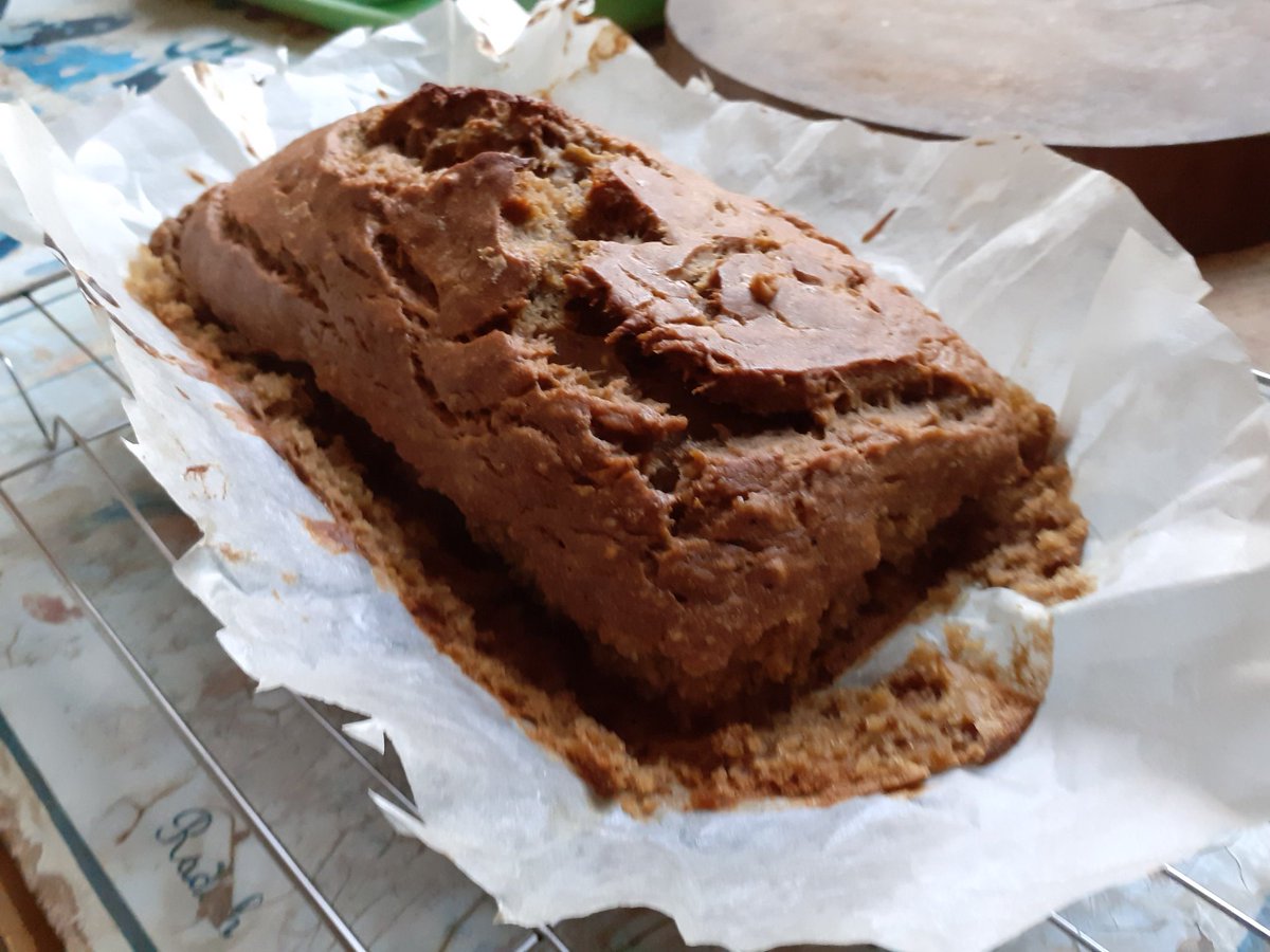 PeterKPChan's tweet photo. @anna69wallo @kcrewders @JoanitaMusisi @AliceRBentley @BBCYork @spanswicktweets   #BBCCake #CakeAndACuppa to remember #VEDay2020 homemade banana cake with a cup of Ceylon tea with a slice of lemon https://t.co/mgUgq1jSbp
