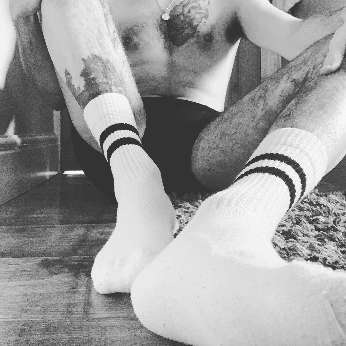 TheScallyLad's tweet photo. Who wants to make these black calvins white 😏
#calvinklein #sock #sox #Feetfettish #feet #footfestish 
Visit link on profile for more 👉🏼 https://t.co/xBvVbWc71S