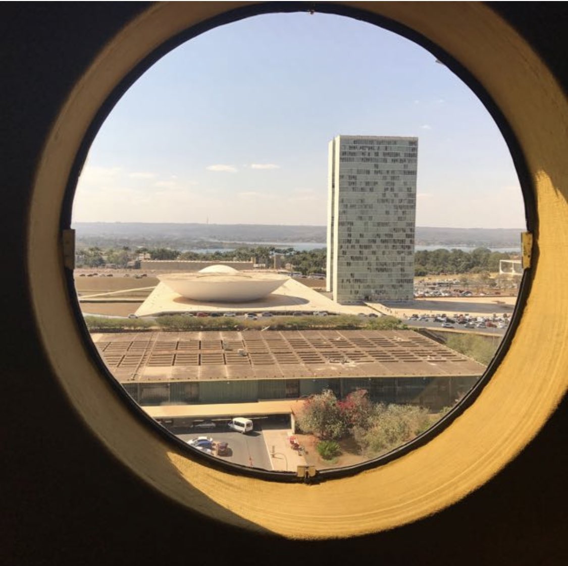 alonormando's tweet photo. Fiz essa foto imaginando quanto custa aos nossos bolsos manter essa casa de maribondos!!! https://t.co/1Wgr2lU4K2